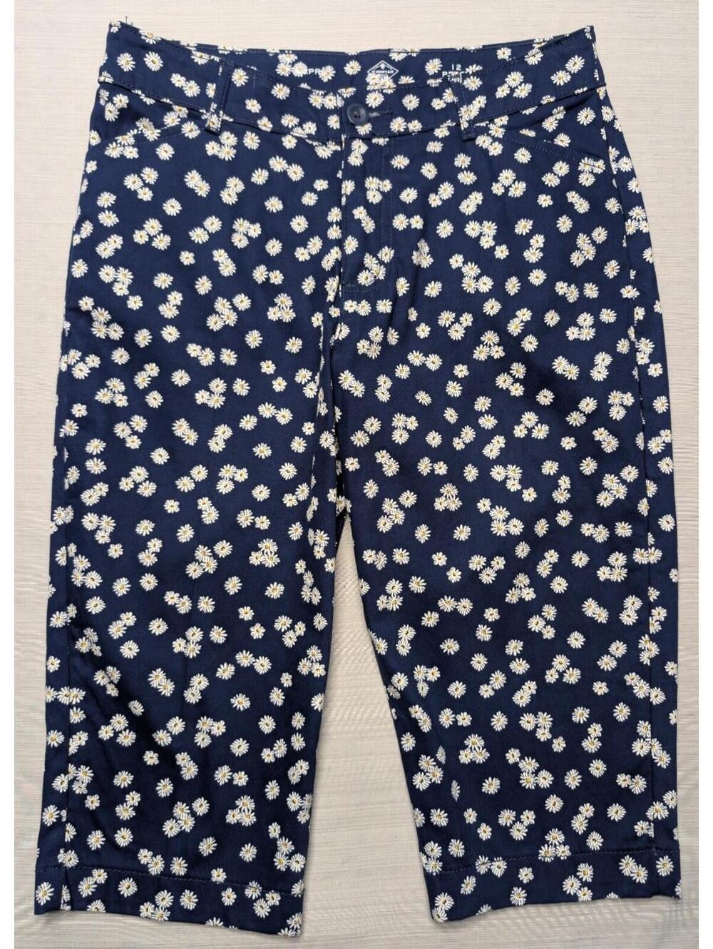St John's Bay Women's Size 12P Navy Blue Daisy Floral Capri Pants